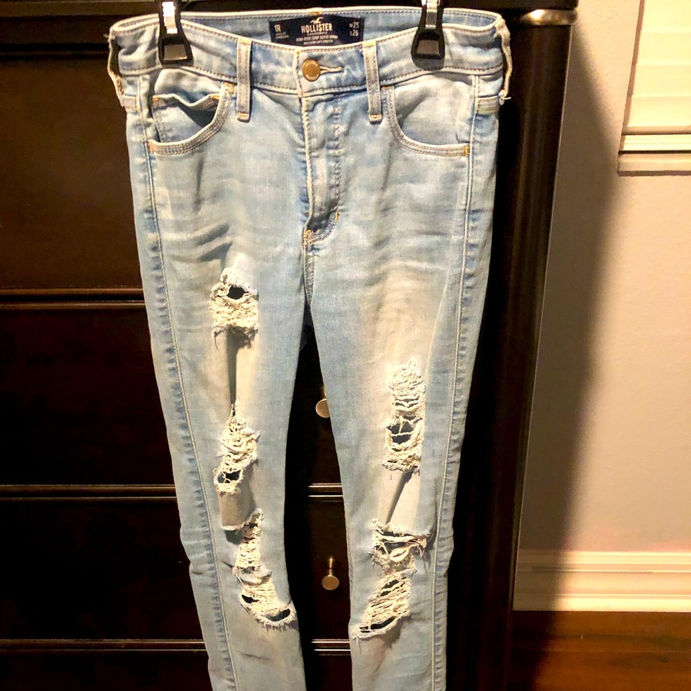 cute hollister ripped jeans